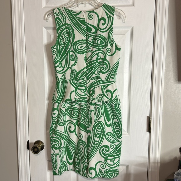 Antonio Melani Paisley Peplum green & white dress - Size 6 - Picture 3 of 4
